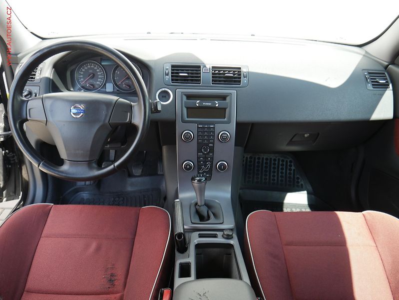 Volvo C30 (2007) 1.6i, ČR, AC, tempo, park - fotka 8 z 14