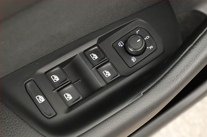 Volkswagen Passat (2016) 2.0 TDI, Navi, Tempomat - fotka 9 z 22