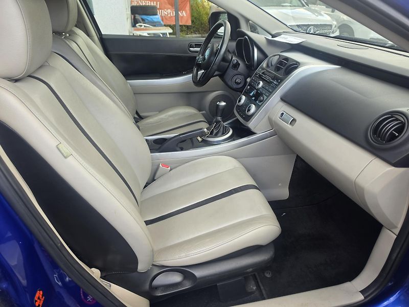 Mazda CX-7 2.3i 191kw Bose Xenon  - fotka 12 z 29