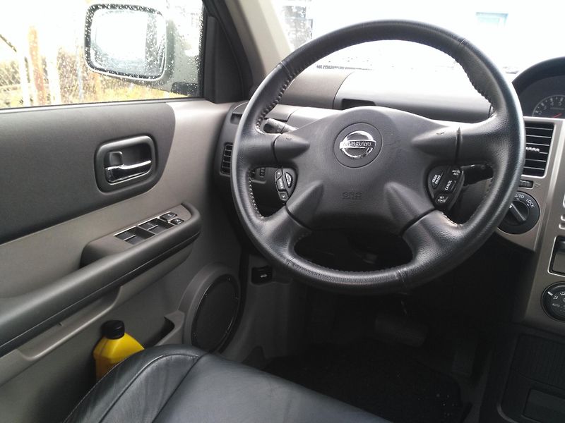 Nissan X-Trail 2,5i AWD /121 kW/ rezervace - fotka 7 z 37
