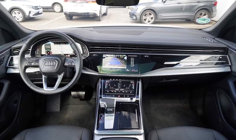 Audi Q8 TDI q 210kW S-Line Pano Matrix - fotka 12 z 20