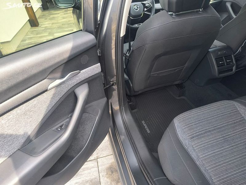 Škoda Superb -DPH,KRÁSNÝ,CZ,VÝBAVA,MASÁŽE - fotka 13 z 35