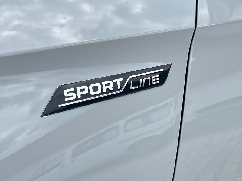 Škoda Kodiaq (2025) SPORTLINE 4X4 TD 142/2.0 A7A - fotka 12 z 35