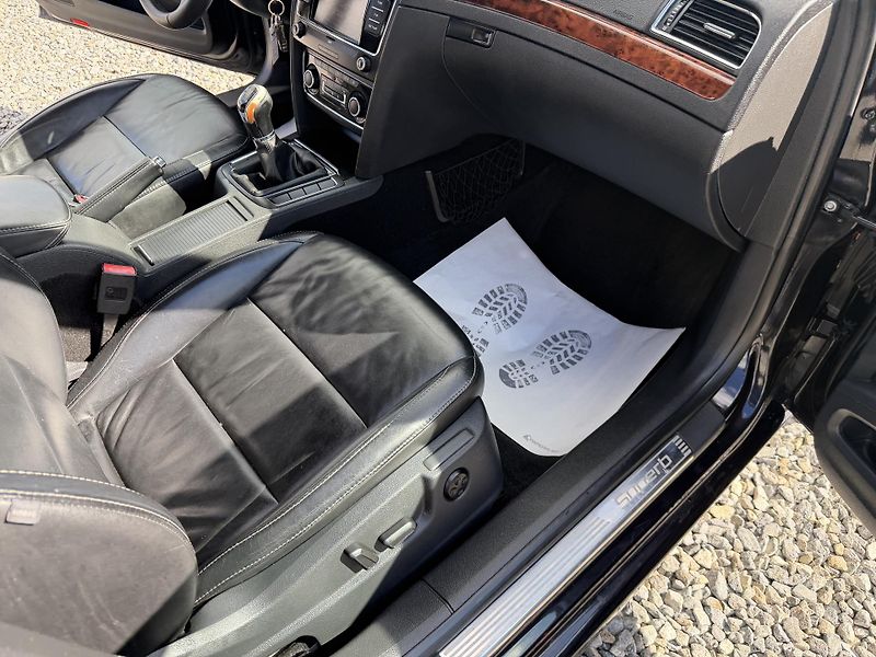Škoda Superb 2.0TDi 170PS 6R 4x4 0% KOROZE! - fotka 129 z 157