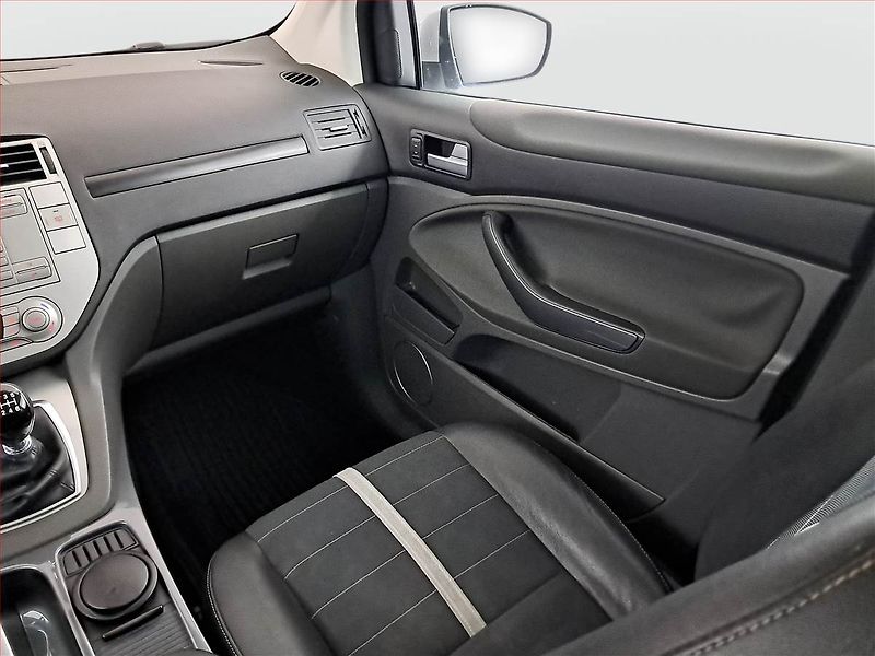 Ford Kuga (2010) 2.0 TDCi, 4X4, Tempomat - fotka 8 z 17