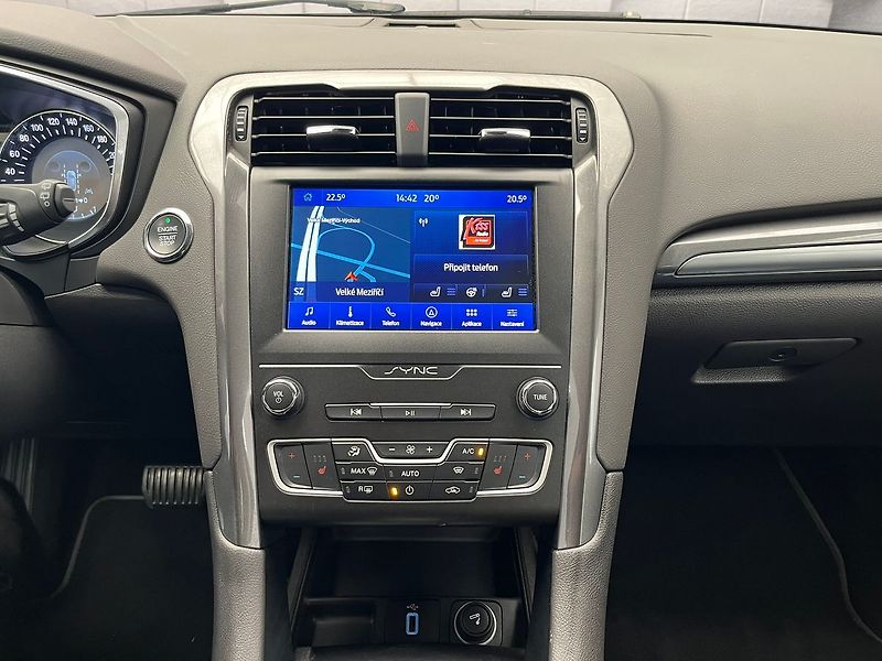 Ford Mondeo 2.0 EB 140 kW Titanium servis - fotka 15 z 49