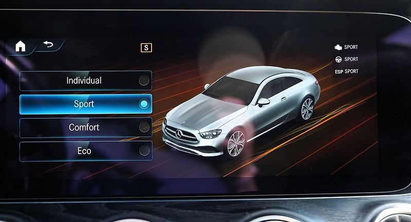 Mercedes-Benz Třídy E E 220d AMG Avantgarde/195 PS - fotka 35 z 41