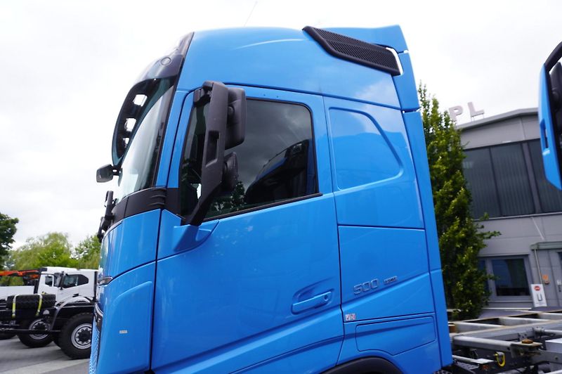 Volvo FH (2024) 500 6x2 / 299 tho. km / ADR - fotka 13 z 24