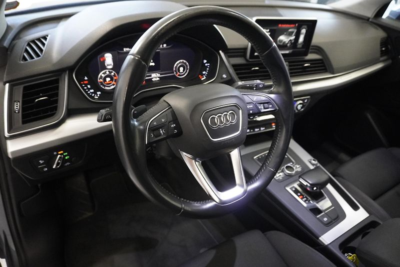 Audi Q5 2,0 40 TDI 140kW QUATTRO  - fotka 14 z 36