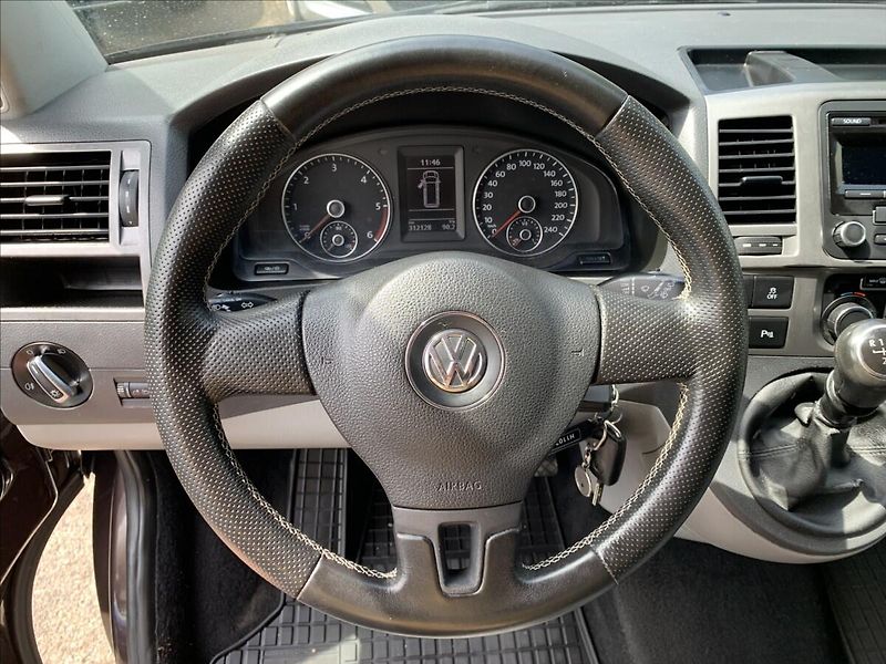 Volkswagen Caravelle 2,0 TDI  103kW - fotka 15 z 16