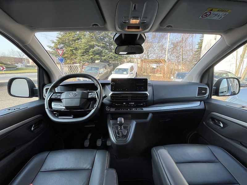 Toyota ProAce Verso Executive Skyview kůže - fotka 27 z 28