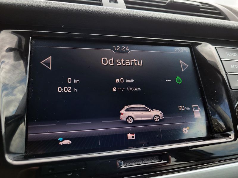 Škoda Fabia 1.0 TSI AMBITION Combi TOUR - fotka 16 z 44