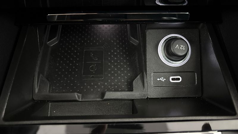 Škoda Superb 2.0 TDI DSG 4x4 L&K Combi - fotka 26 z 34