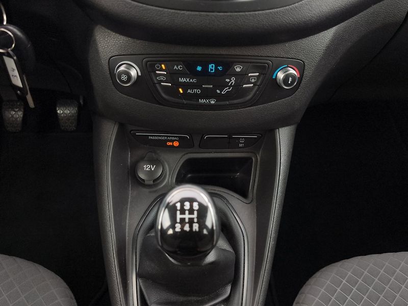 Ford Tourneo Courier (2015) TREND 1.0 EcoBoost 74kW, ČR, S - fotka 18 z 22