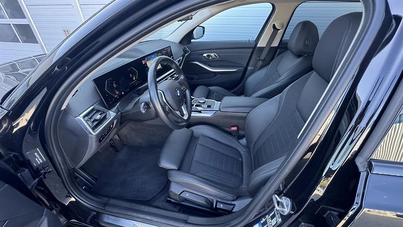 BMW Řada 3 318d Touring - fotka 5 z 9