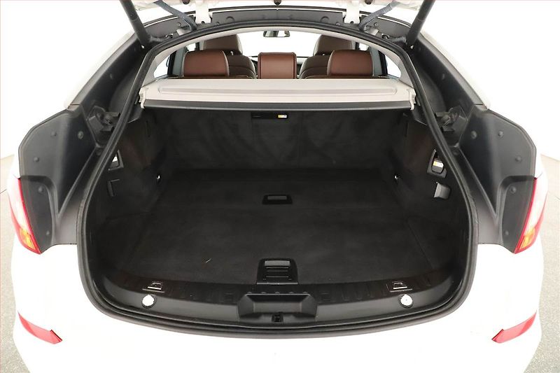 BMW Řada 5 (2012) 530d GT, Automat, Navi, Xenony - fotka 19 z 20
