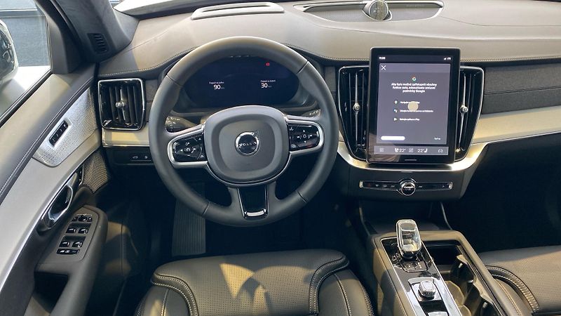 Volvo XC90 (2026) ULTRA BLACK EDITION, T8 AWD, 1 - fotka 9 z 15