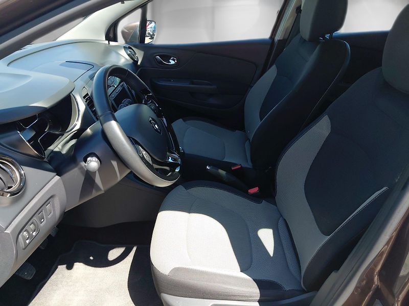 Renault Captur (2013) 1,5 DCi 66 kW LIMITED - fotka 13 z 23