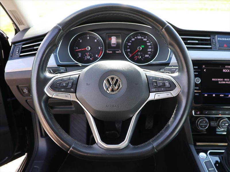 Volkswagen Passat 2,0 TDI 140kW DSG LED Business - fotka 17 z 34