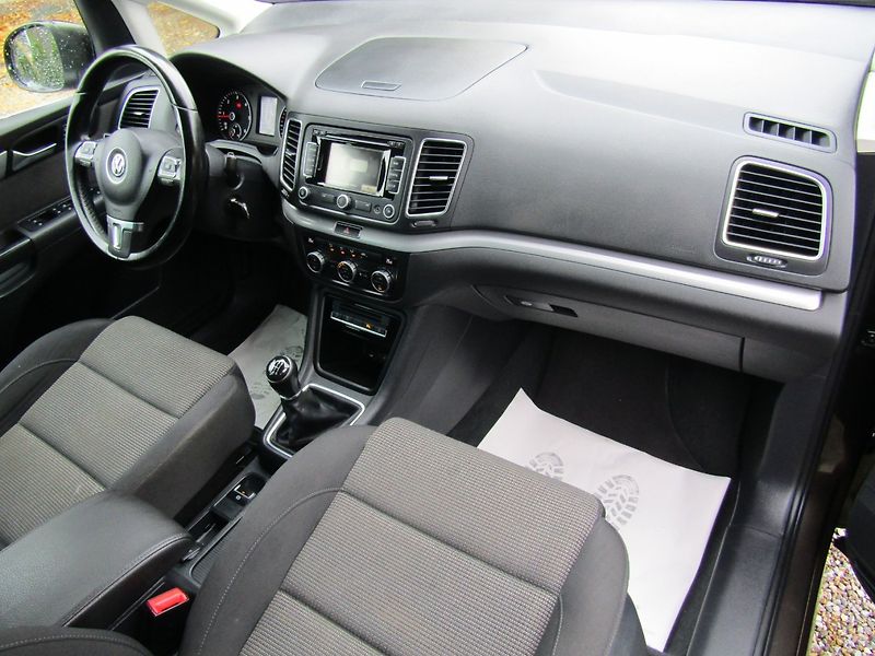 Volkswagen Sharan (2015) 2.0 TDI 100kW  CAR-PASS - fotka 14 z 40