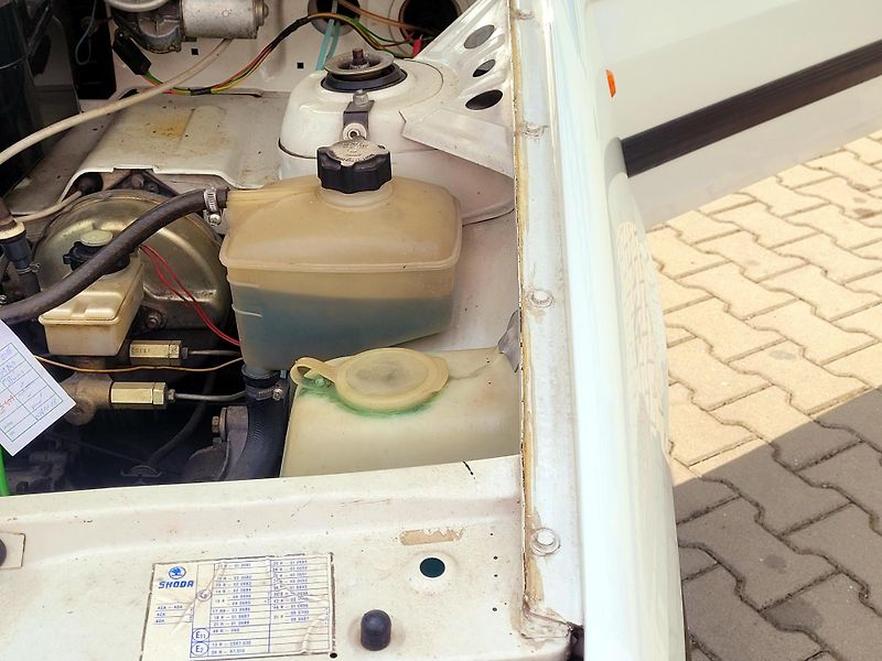 Škoda Favorit 135L,CZ, 1.majitel, GARÁŽOVANÝ - fotka 11 z 50
