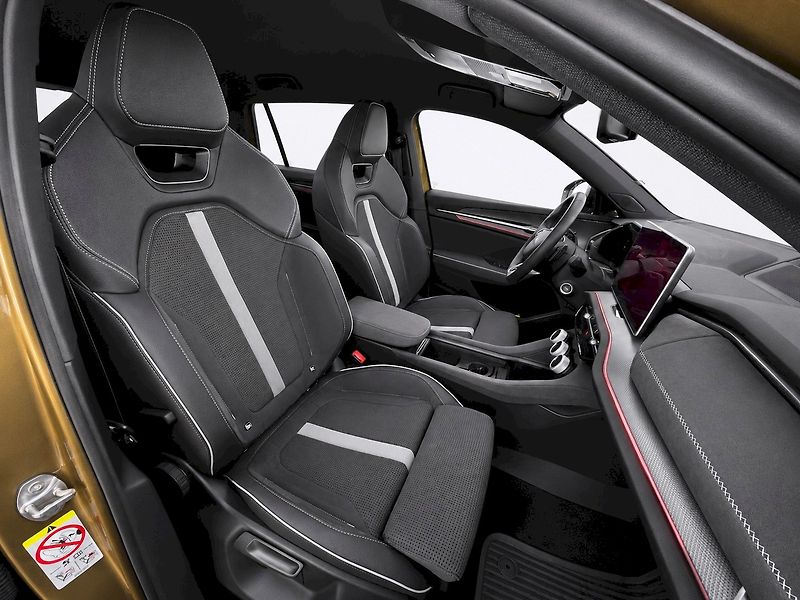 Škoda Kodiaq (2026) SPORTLINE 4X4 TD 142/2.0 A7A - fotka 24 z 57