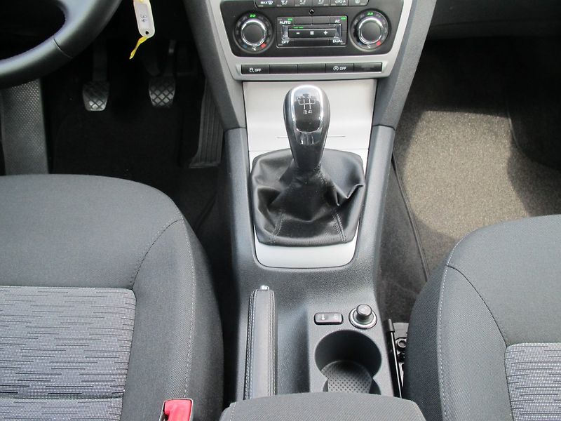 Škoda Octavia 1.6 TDI - fotka 14 z 18