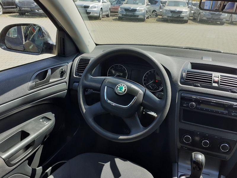 Škoda Octavia (2010) KOMBI 1.4 TSI - fotka 8 z 27
