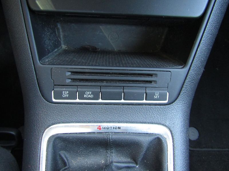 Volkswagen Tiguan (2008) 2.0 TDI 100kW  4x4 BEZ KOROZE - fotka 33 z 36