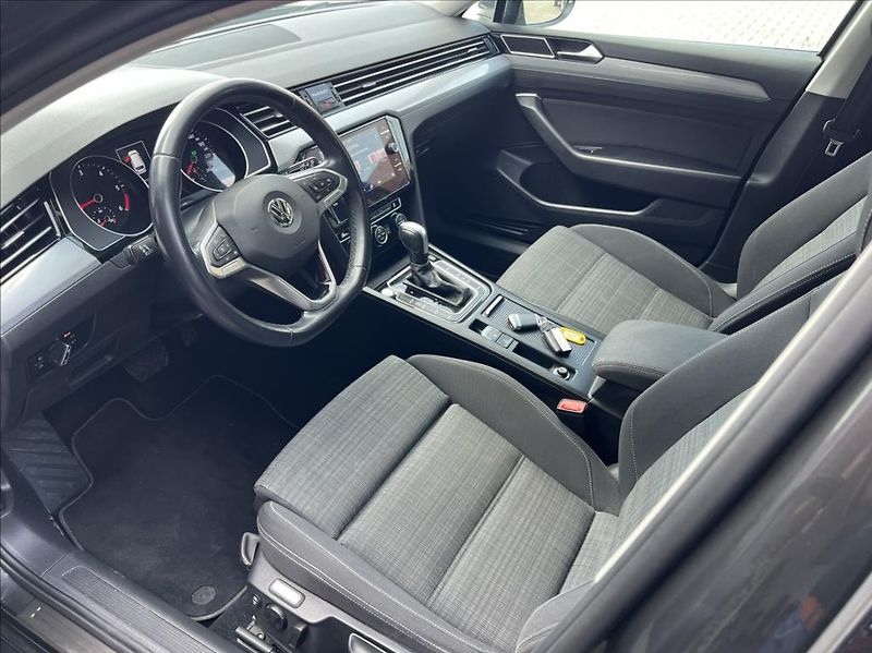 Volkswagen Passat 2,0 TDi Bussines DSG záruka - fotka 11 z 31