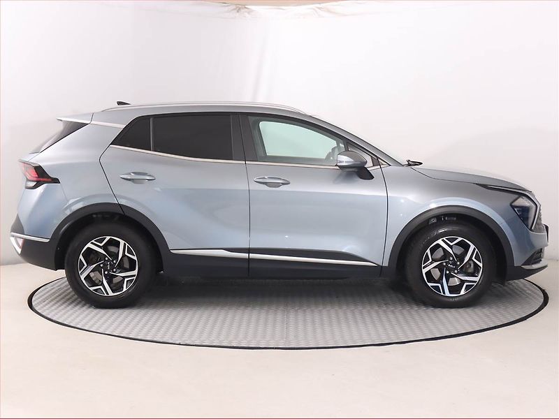 Kia Sportage (2022) 1.6 T-GDI - fotka 6 z 18