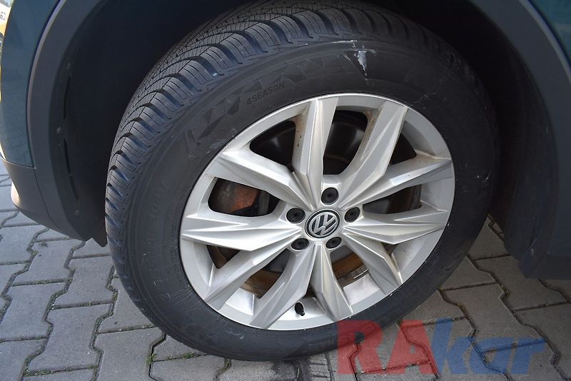 Volkswagen Tiguan Allspace (2021) Highline 2,0 TSI 4Motion,7míst - fotka 33 z 40