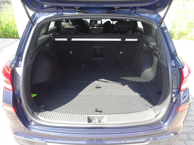 Hyundai i30 1.5 T-GDI 103kW DCT N-Line - fotka 12 z 20