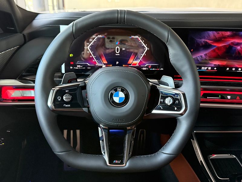 BMW Řada 7 40d xDrive,Masáž,Nezávislé,360 - fotka 18 z 35
