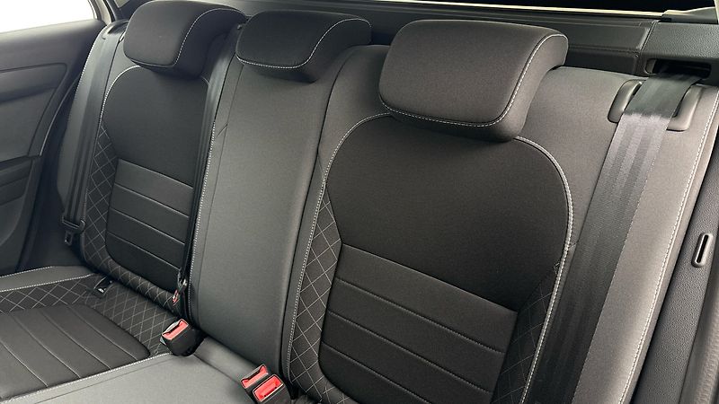 Škoda Fabia 1.0 TSI Ambition Combi - fotka 16 z 23