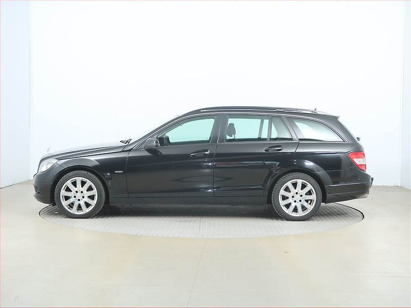 Mercedes-Benz Třídy C (2010) C 220 CDI, Navi, Tempomat - fotka 3 z 15