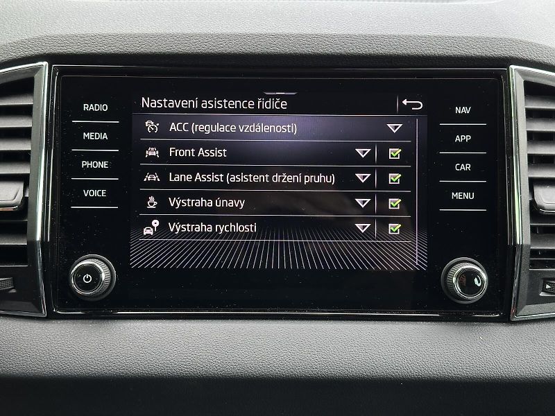 Škoda Karoq 1.5TSi Top & Selection 150PS L - fotka 31 z 43