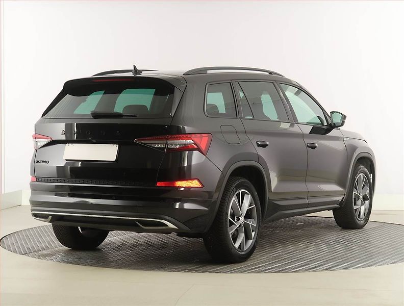 Škoda Kodiaq (2022) Sportline 1.5 TSI, digi klima - fotka 5 z 26