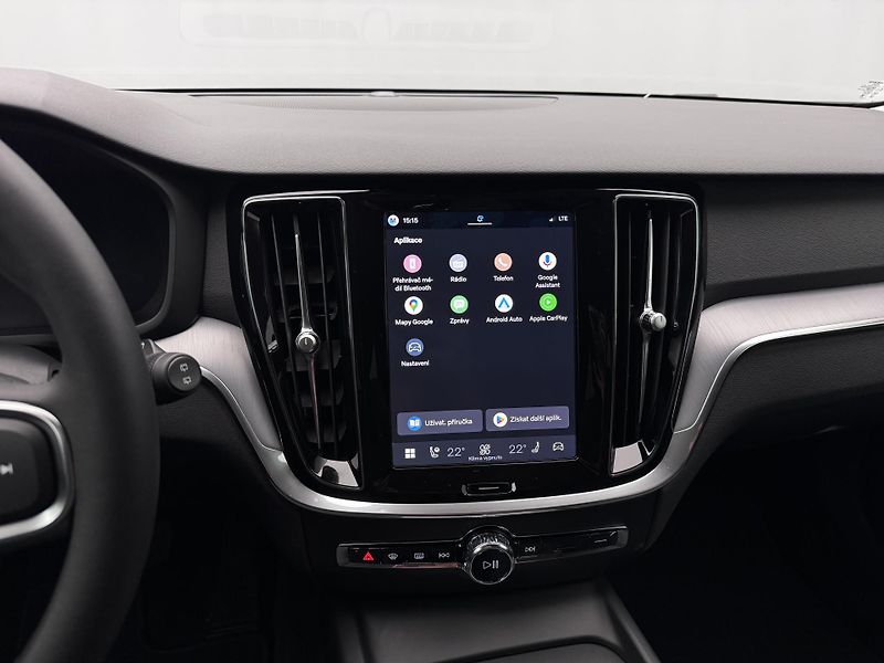Volvo V60 (2026) B4 AUT CORE - fotka 9 z 22