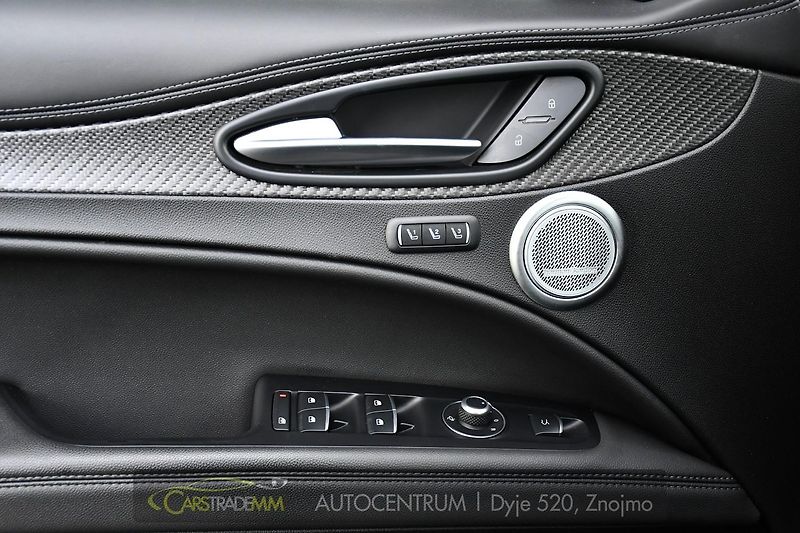 Alfa Romeo Stelvio 2.9V6 Bi-T.382 kW QUADRIFOGLIO - fotka 30 z 55