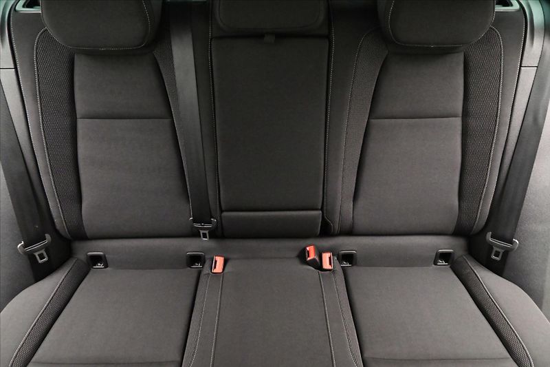 Škoda Karoq 2,0 TDI 85kW DSG Business Záru - fotka 28 z 31