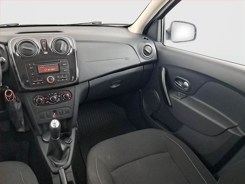 Dacia Sandero (2017) 1.0 SCe, ČR,1.maj - fotka 8 z 15