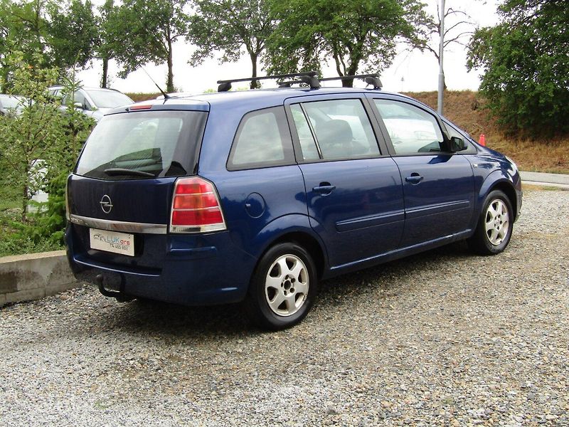 Opel Zafira (2005) 1.6 16V  7 MÍST - fotka 11 z 35