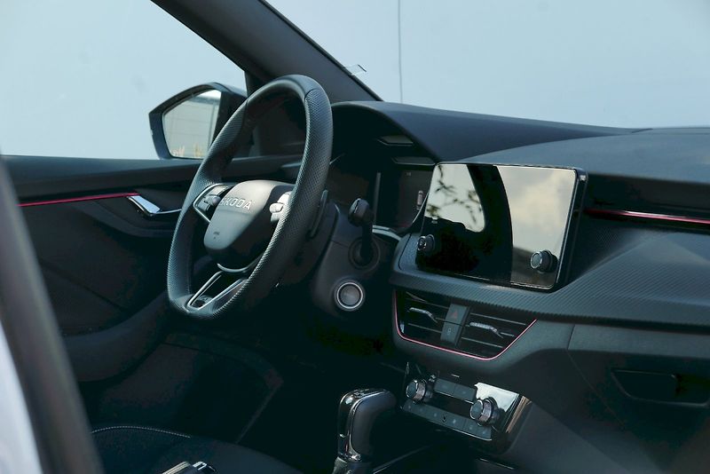 Škoda Kamiq (2025) 1.0 TSI 85 kW 7°DSG Monte Carl - fotka 17 z 29