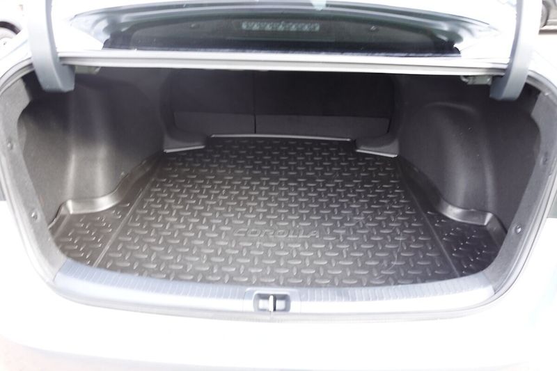 Toyota Corolla 1,8HSD Style - fotka 14 z 32