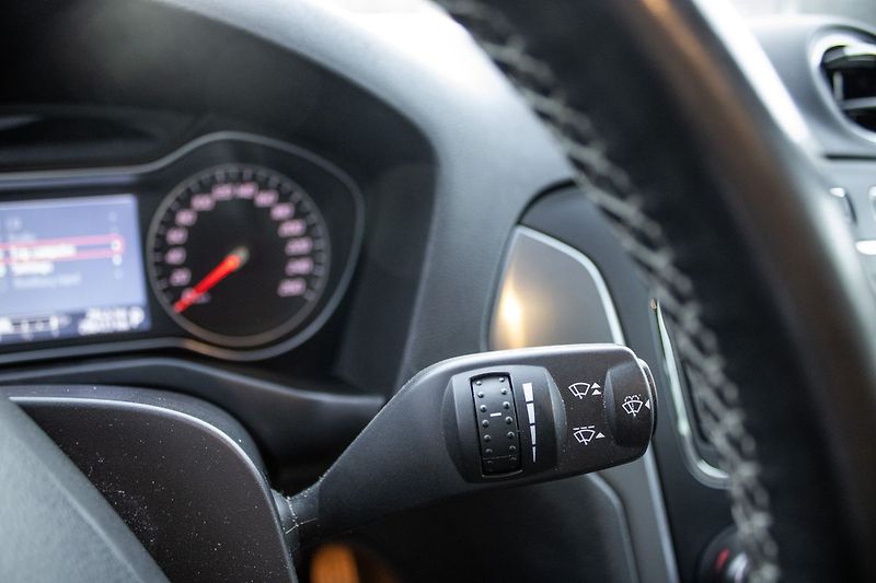 Ford Mondeo - fotka 25 z 33
