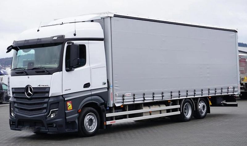 Mercedes-Benz Actros - fotka 2 z 20