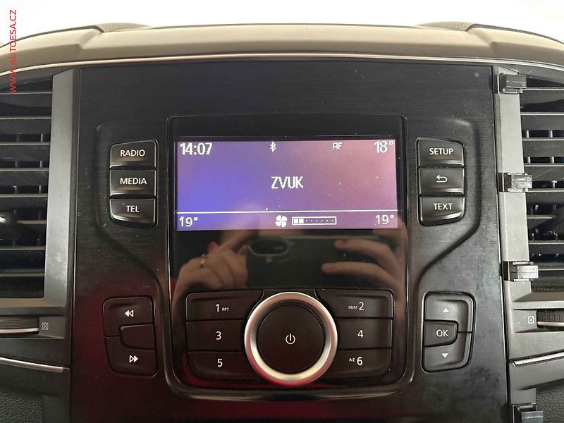 Renault Koleos (2018) 1.6dCi, autoAC, temp - fotka 11 z 15