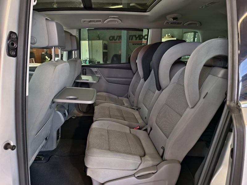 Volkswagen Sharan 2.0 TDi 125kW 7 MÍST KAMERA  - fotka 10 z 23