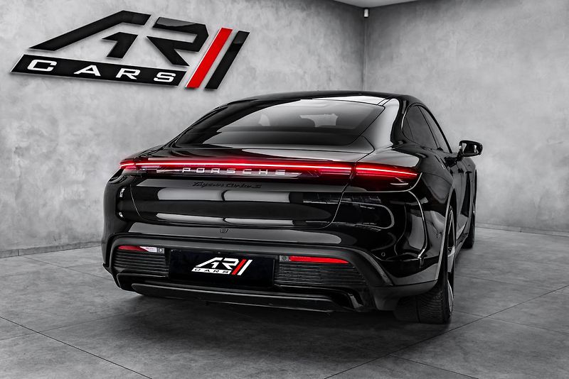 Porsche Taycan Turbo S Keramiky Pano 360 - fotka 6 z 28
